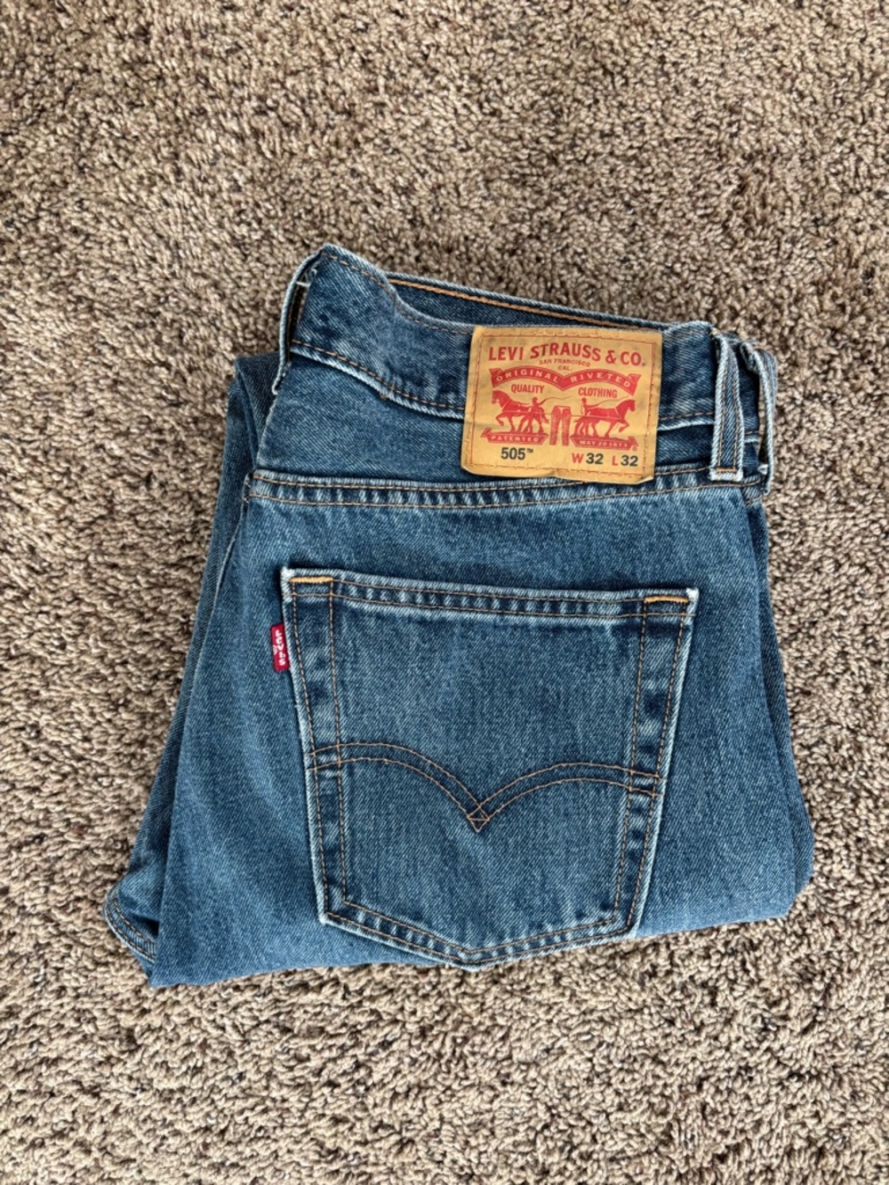 Levi's 505 Straight Leg Men's Jeans in Medium Blue Denim